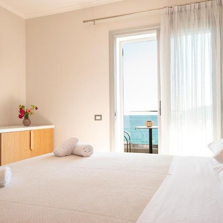 Sonar En El Mar Bed & Breakfast Himare Exterior foto