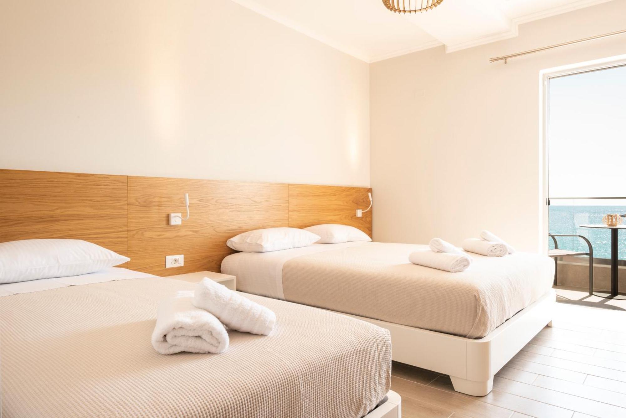 Sonar En El Mar Bed & Breakfast Himare Exterior foto