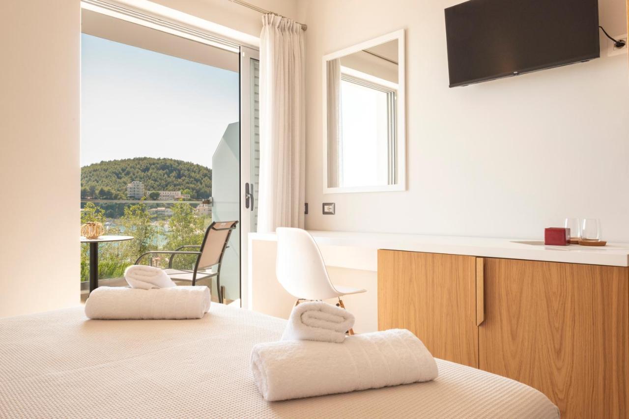 Sonar En El Mar Bed & Breakfast Himare Exterior foto